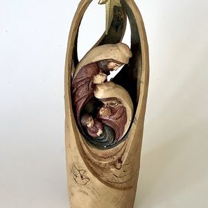 Carved Nativity Resin Mary Joseph Jesus Star 11” Tall